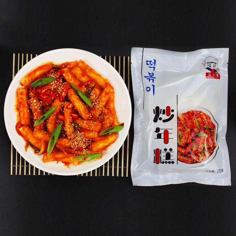 Tteokbokki (Rice cakes)with sauce packets